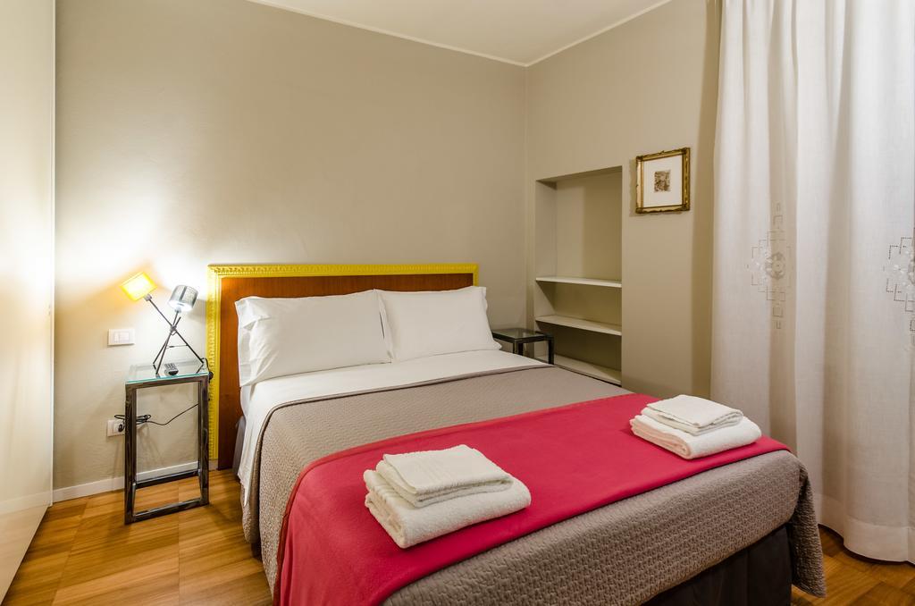 Duomo Guesthouse ピアチェンツァ 部屋 写真