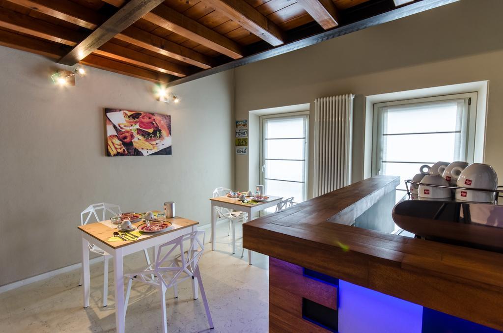 Duomo Guesthouse ピアチェンツァ エクステリア 写真