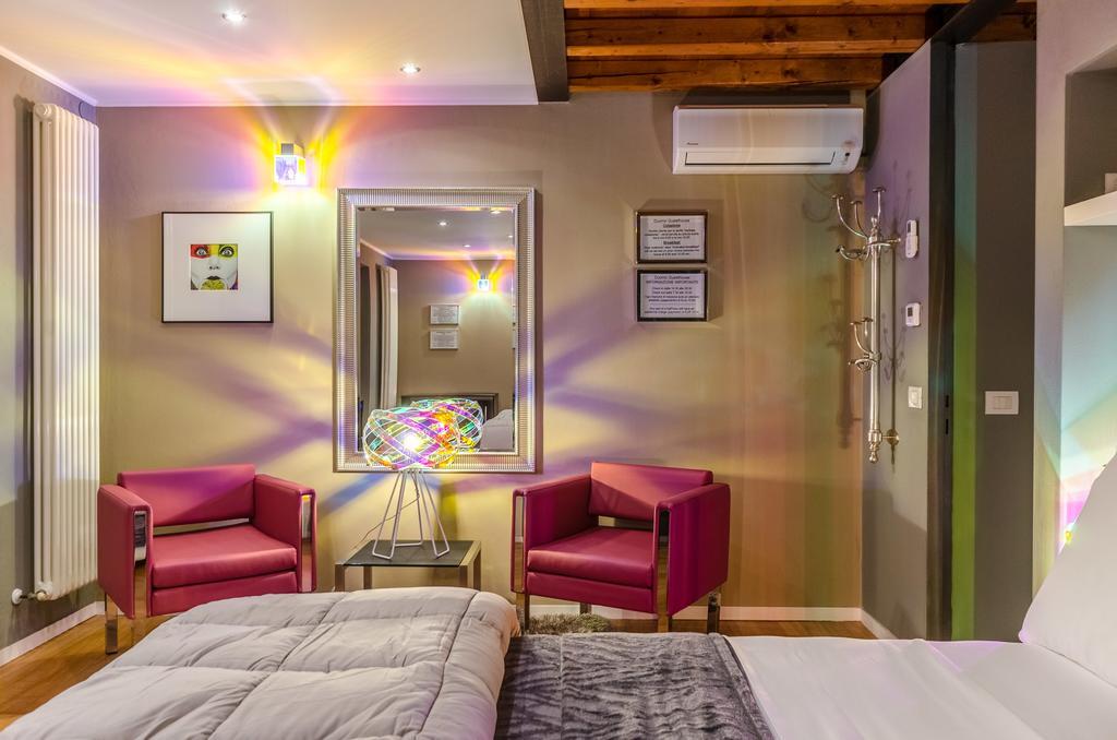 Duomo Guesthouse ピアチェンツァ 部屋 写真