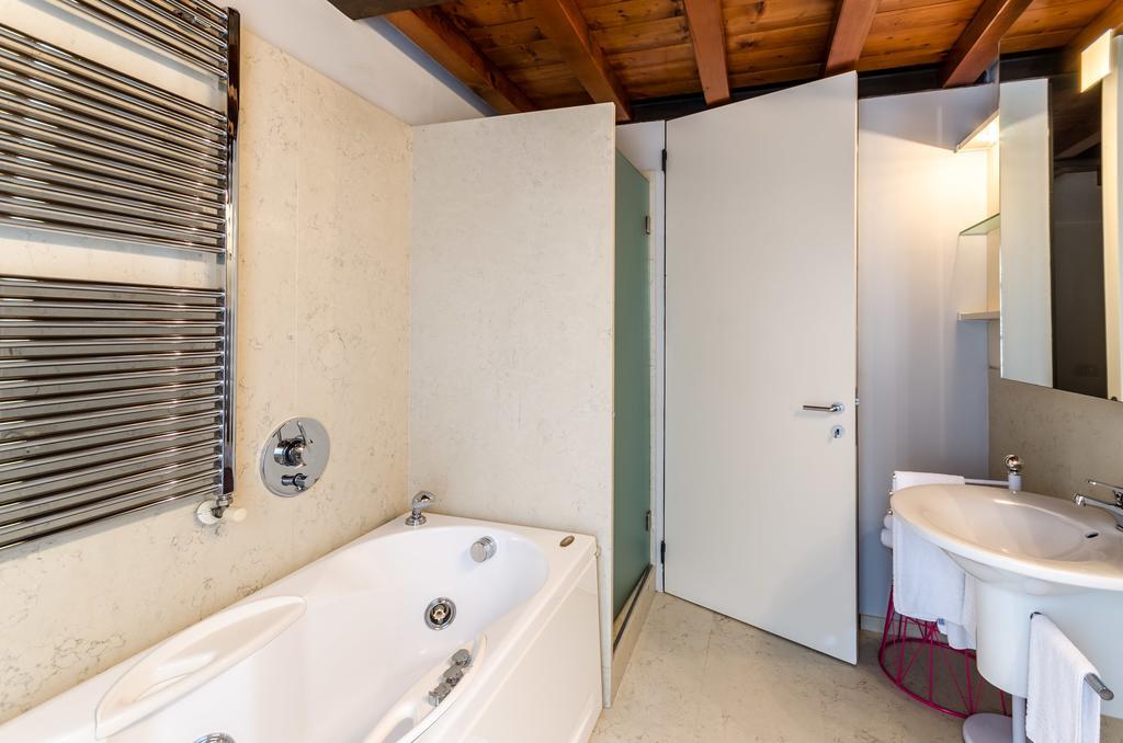 Duomo Guesthouse ピアチェンツァ 部屋 写真
