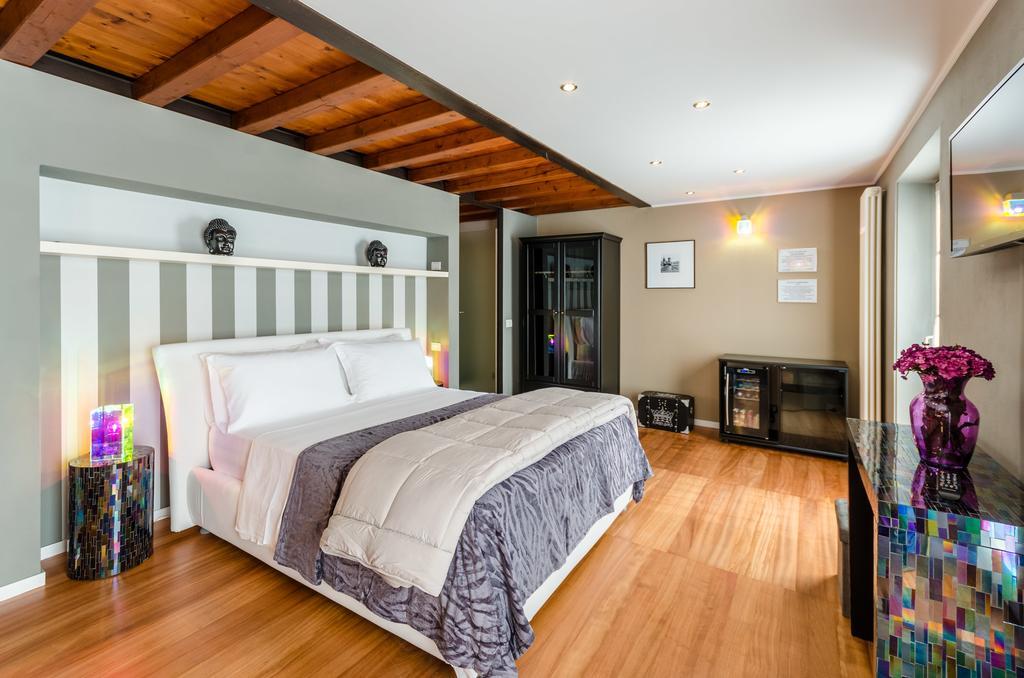 Duomo Guesthouse ピアチェンツァ 部屋 写真