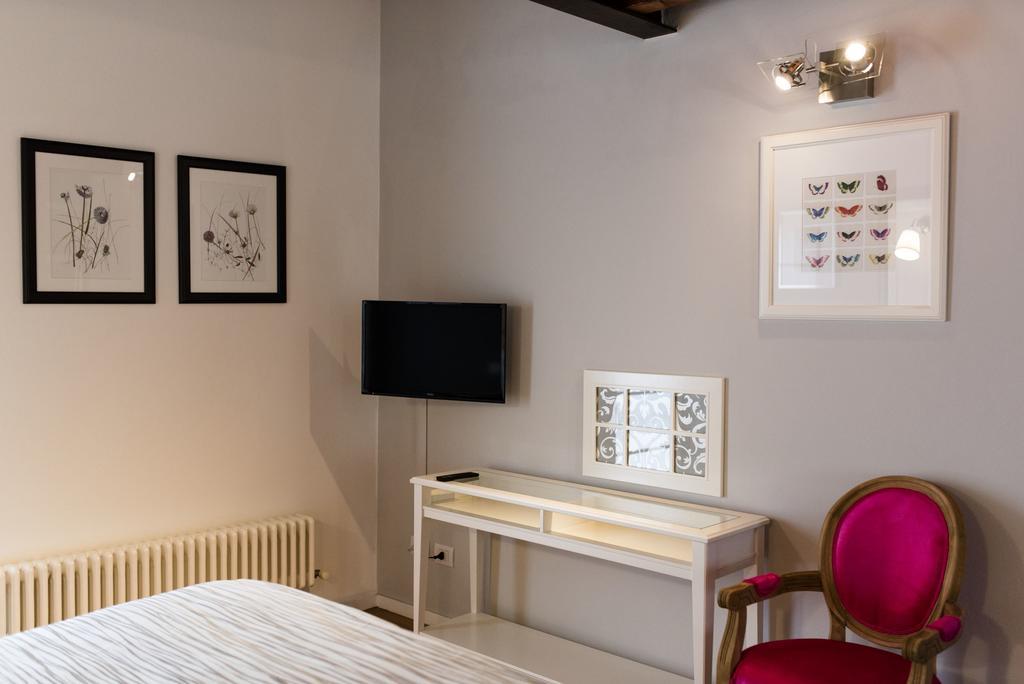 Duomo Guesthouse ピアチェンツァ 部屋 写真